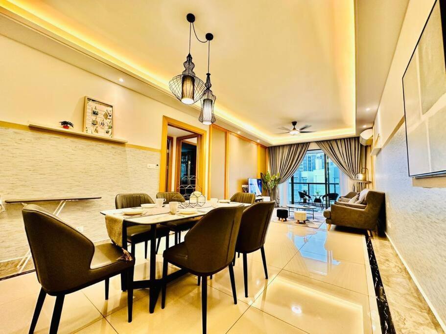 R&f Classic Design @35f 3br 11pax Apartemen